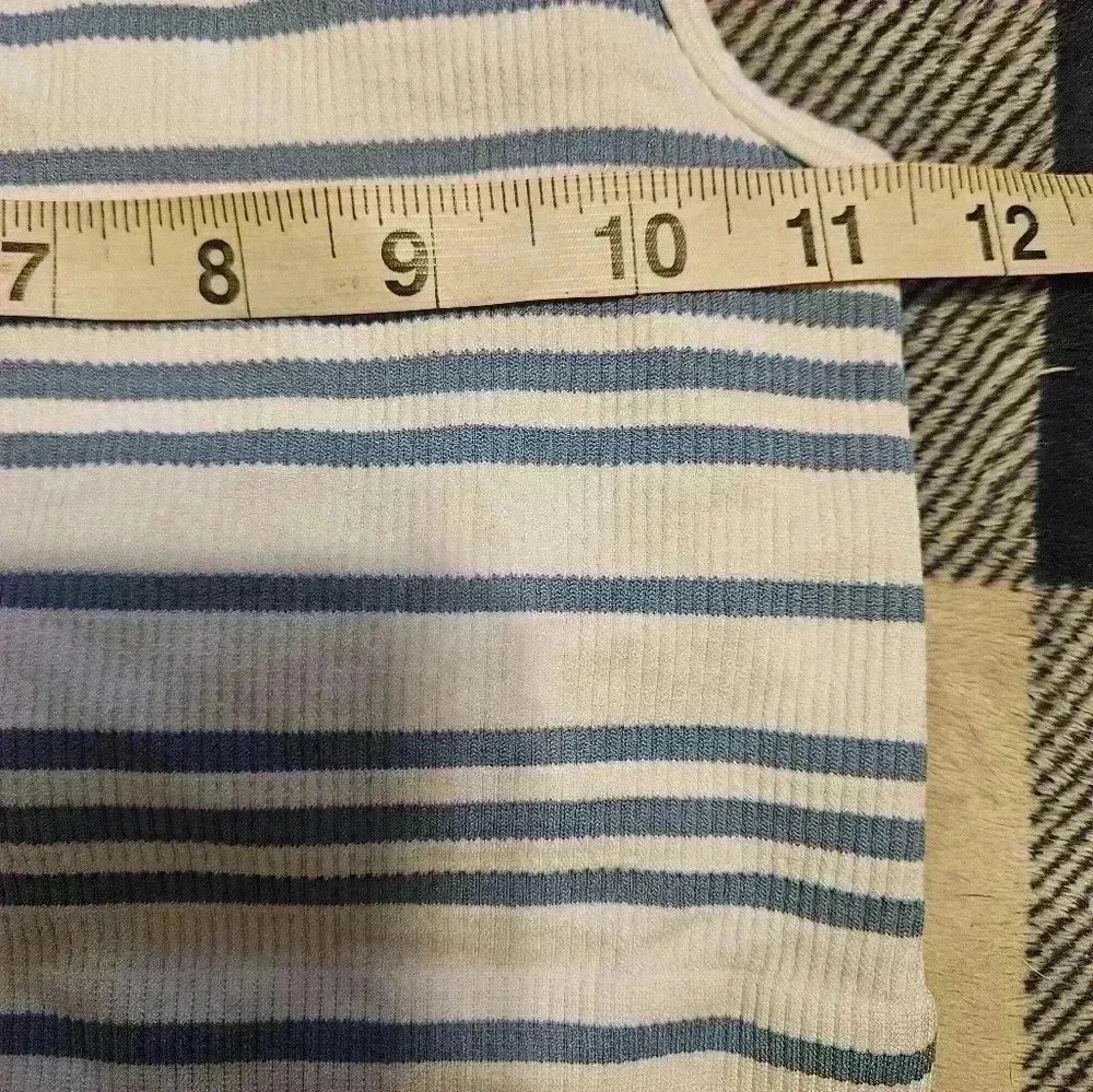 Aura Juniors White with Blue Stripes Sleeveless Crop Top Size XXS - Picture 4 of 6